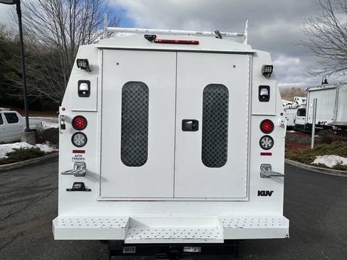 Used 2015 Chevrolet Express 3500 image 9