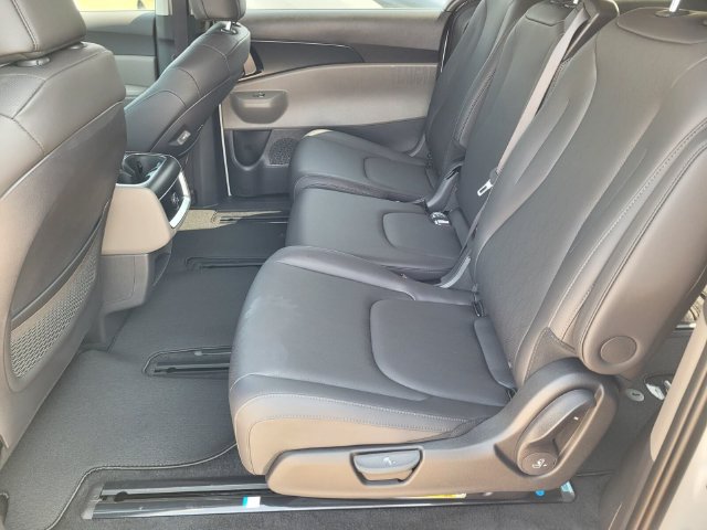 New 2027 Kia Carnival FWD image 12