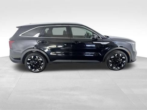 Certified 2025 Kia Sorento SX FWD image 6