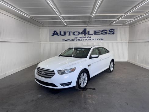 Used 2015 Ford Taurus SEL FWD image 1
