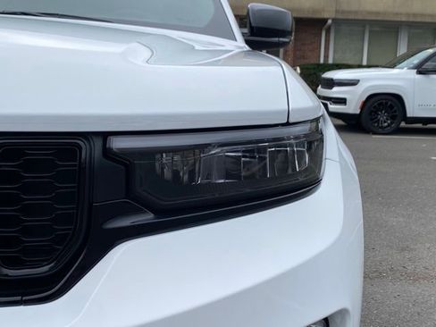 New 2025 Jeep Grand Cherokee Limited w/ Black Appearance Package image 12