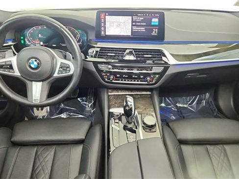 Used 2022 BMW 540i xDrive w/ Executive Package image 21