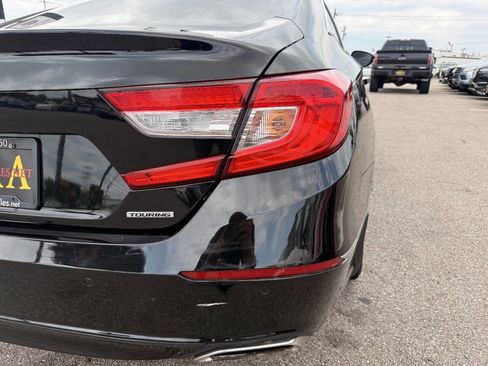 Used 2018 Honda Accord Touring image 29