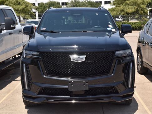 Used 2023 Cadillac Escalade V w/ LPO, ONYX Package AWD/4WD image 3