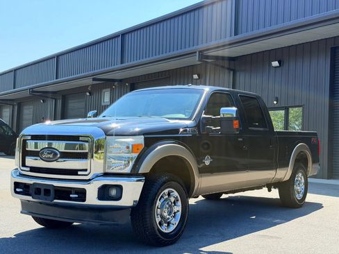 Used 2012 Ford F250 Lariat w/ Chrome Pkg AWD/4WD image 7