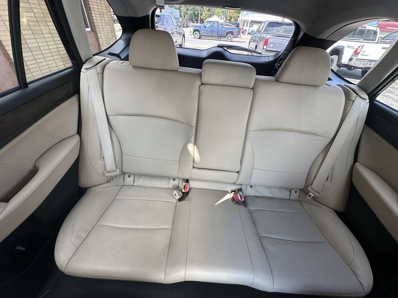 Used 2018 Subaru Outback 3.6R Limited AWD/4WD image 19