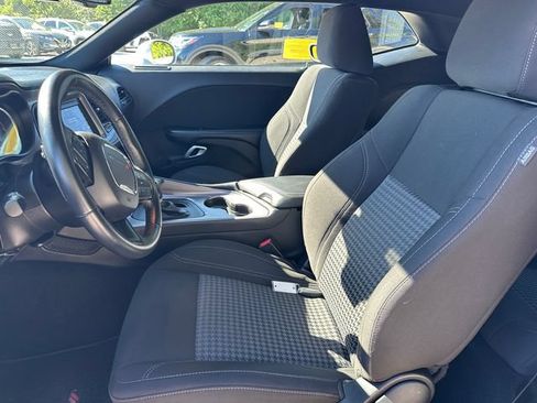 Used 2023 Dodge Challenger SXT RWD image 28