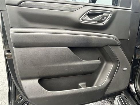 Used 2022 GMC Yukon SLT w/ SLT Premium Package image 24