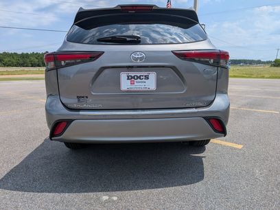 New 2026 Toyota Highlander Platinum
