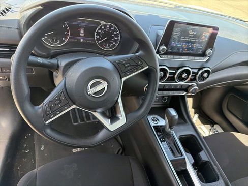 Used 2024 Nissan Sentra SV image 9