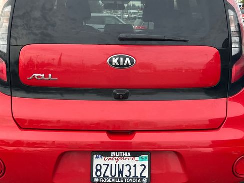 Used 2019 Kia Soul + image 16