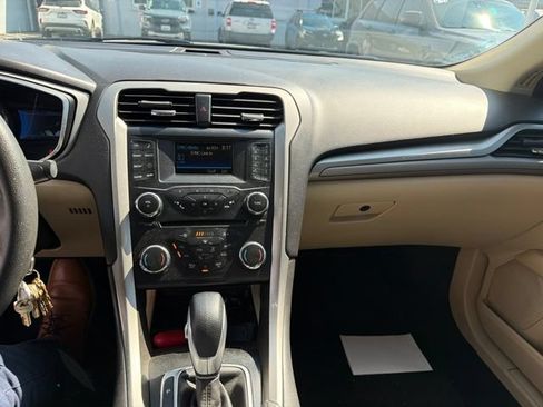 Used 2013 Ford Fusion SE FWD image 15