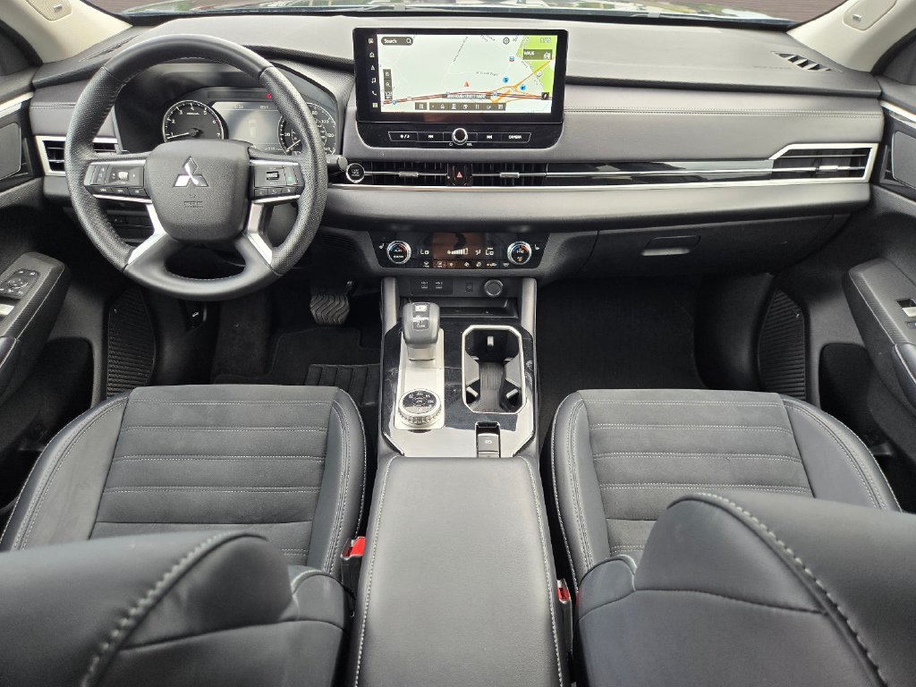 Used 2025 Mitsubishi Outlander SE AWD/4WD image 16