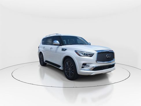 Used 2023 INFINITI QX80 Sensory w/ Cargo Package RWD image 2