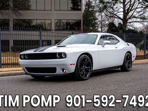 Used 2016 Dodge Challenger SXT w/ Blacktop Package image 1