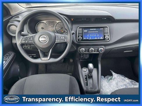 Certified 2025 Nissan Kicks Play S image 13
