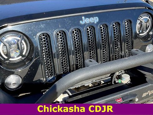 Used 2017 Jeep Wrangler Unlimited Rubicon w/ Connectivity Group image 29