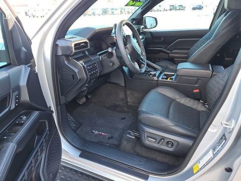 Used 2025 Toyota 4Runner TRD Off-Road Premium image 13