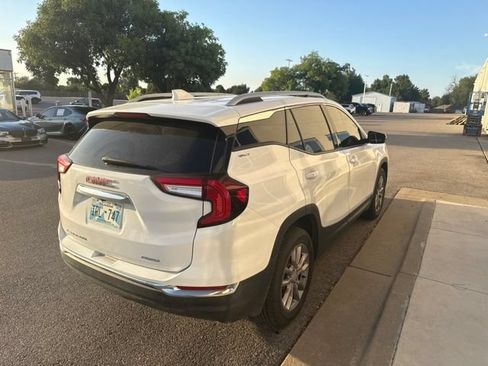 Used 2022 GMC Terrain SLT AWD/4WD image 3