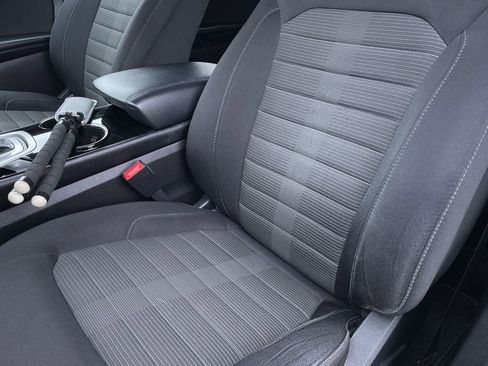 Used 2018 Ford Edge SEL image 19