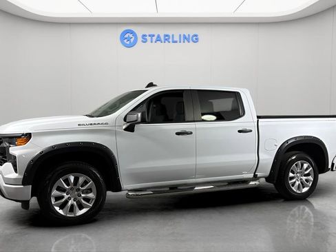 Used 2024 Chevrolet Silverado 1500 Custom RWD image 2