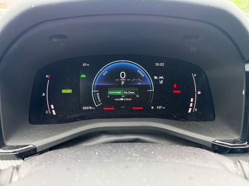 Used 2025 Toyota Camry SE FWD image 16
