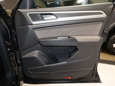 Used 2023 Volkswagen Atlas SEL R-Line image 17