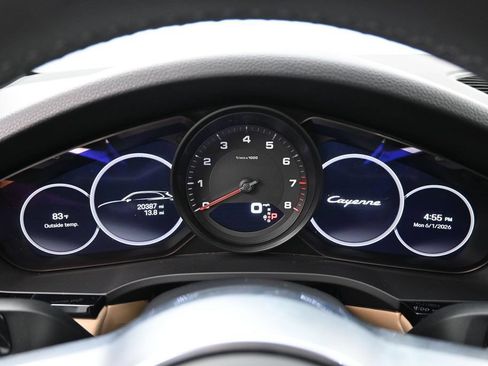 Certified 2023 Porsche Cayenne Platinum Edition AWD/4WD image 19