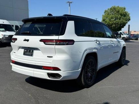 Used 2025 Jeep Grand Cherokee L Summit AWD/4WD image 7