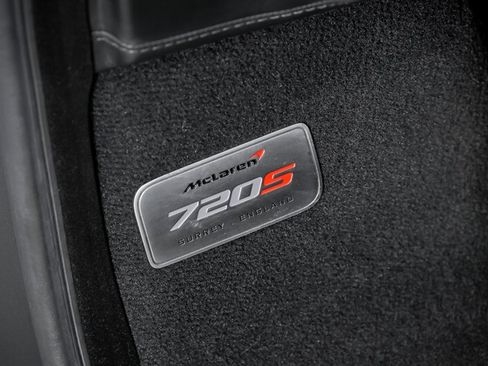 Used 2019 McLaren 720S RWD image 23