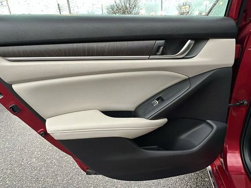 Used 2018 Honda Accord EX-L image 17