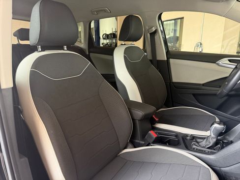 Used 2025 Volkswagen Taos SE image 30