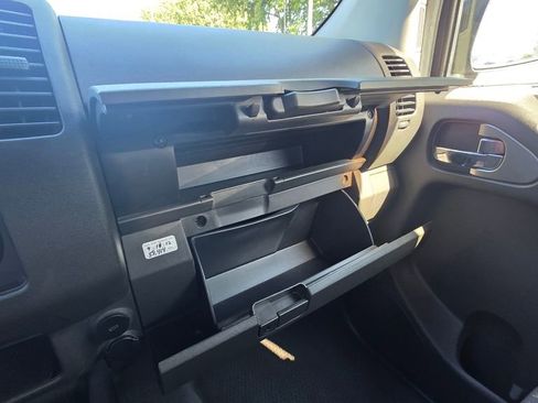 Used 2008 Nissan Frontier SE w/ Power Pkg RWD image 17