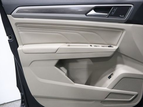 Used 2021 Volkswagen Atlas SEL Premium image 12