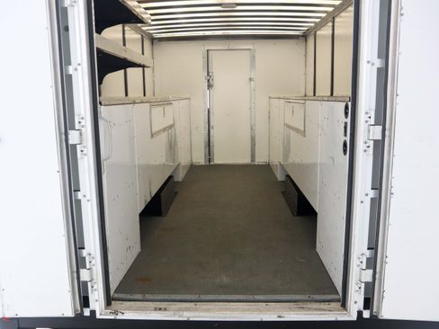 Used 2023 Ford E-450 and Econoline 450 Super Duty w/ Power Windows & Locks Group RWD image 12