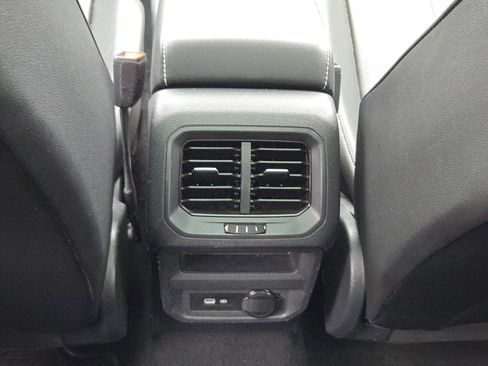 Used 2022 Volkswagen Tiguan SE FWD image 24