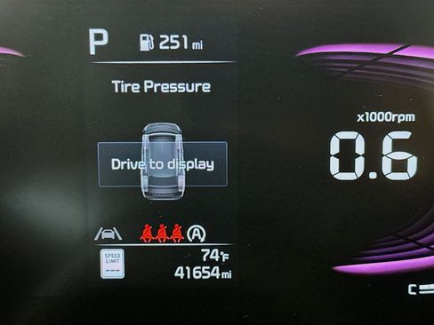 Used 2025 Kia Sportage LX image 18