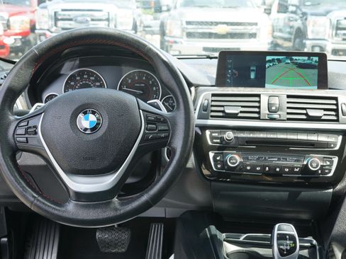Used 2017 BMW 330i xDrive Wagon AWD/4WD image 18