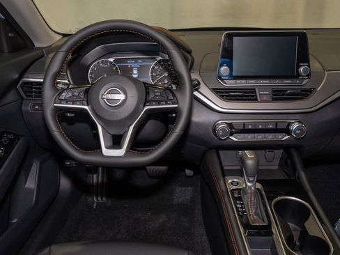 New 2025 Nissan Altima 2.5 SR image 7