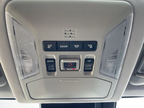 Used 2020 Toyota RAV4 XLE Premium image 33