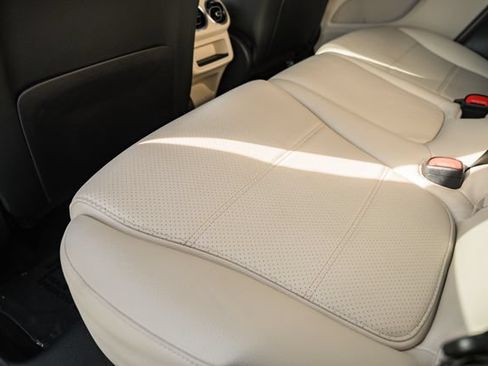 Used 2023 Mercedes-Benz GLC 300 4MATIC image 31