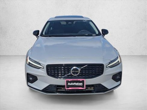 Used 2024 Volvo S60 B5 Plus FWD image 2