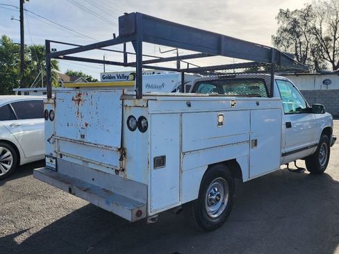 Used 1997 Chevrolet Silverado 2500 2WD Regular Cab w/ Preferred Equipment Group 2 image 6