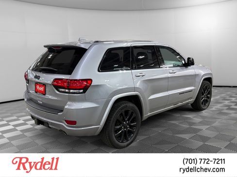Used 2020 Jeep Grand Cherokee Altitude AWD/4WD image 3