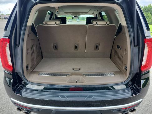 Used 2024 GMC Yukon Denali AWD/4WD image 11