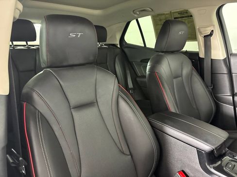 Used 2023 Buick Envision Essence w/ Sport Touring Package AWD/4WD image 32