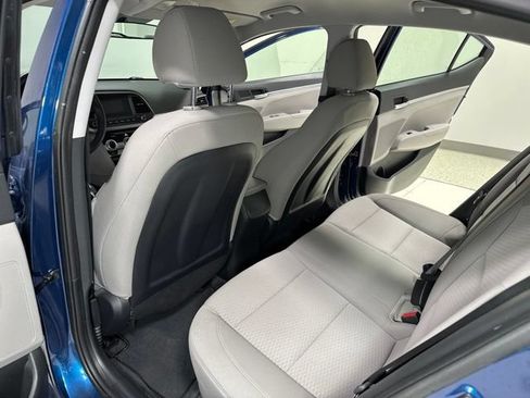 Used 2019 Hyundai Elantra SE FWD image 22