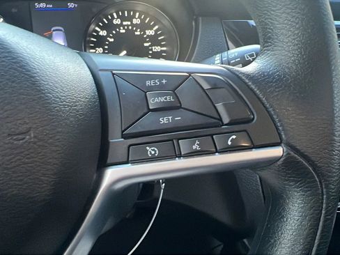 Used 2021 Nissan Rogue Sport S image 16