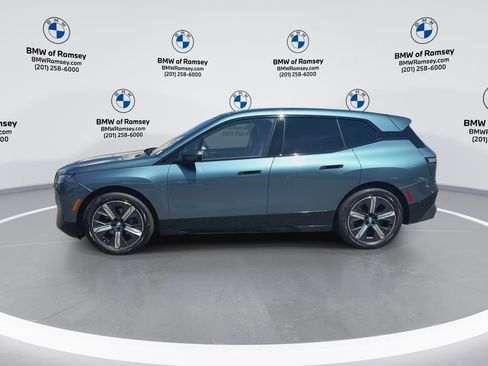 Used 2024 BMW iX xDrive50 w/ Premium Package AWD/4WD image 5