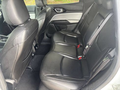 Used 2025 Jeep Compass Limited AWD/4WD image 27